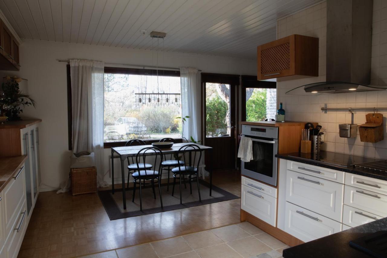 Villa Jupperi Espoossa Buitenkant foto